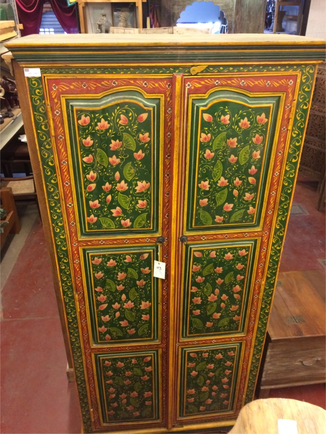 Armoire peinte H221x L107x P46