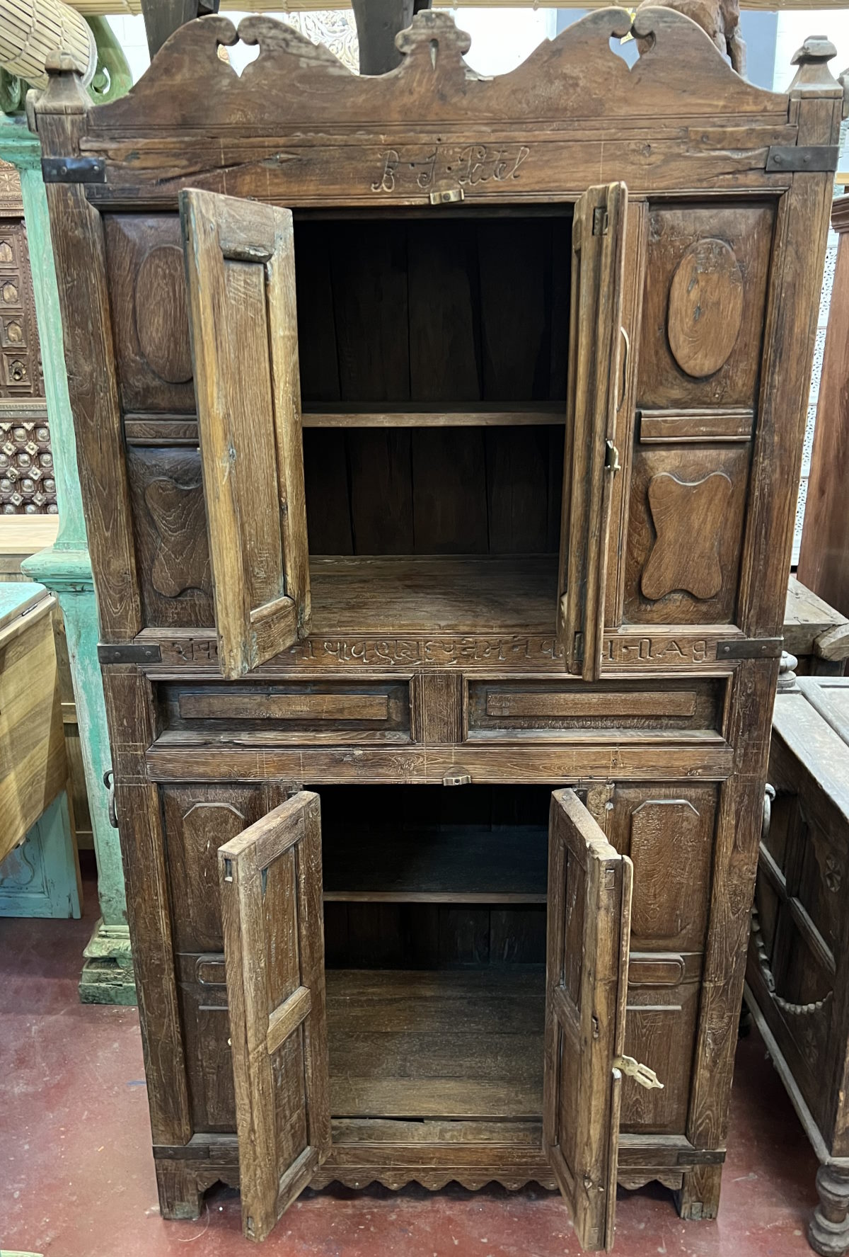 Armoire ancien.32 tir. H172x L92x P45