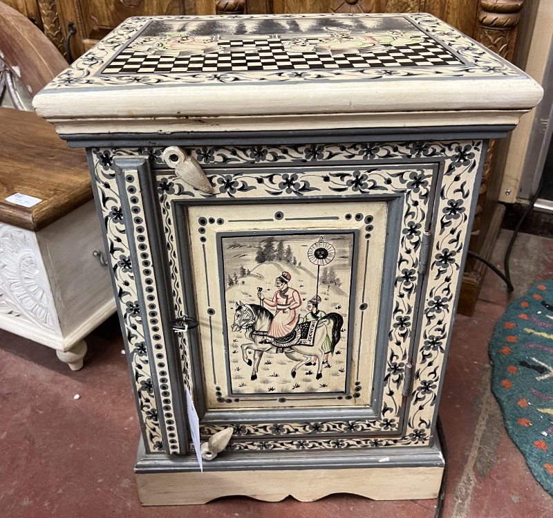 Table de nuit  peinte H60x L45x P38