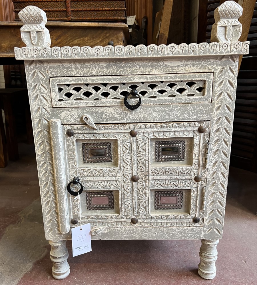 Table de nuit  H70x L53x P36
