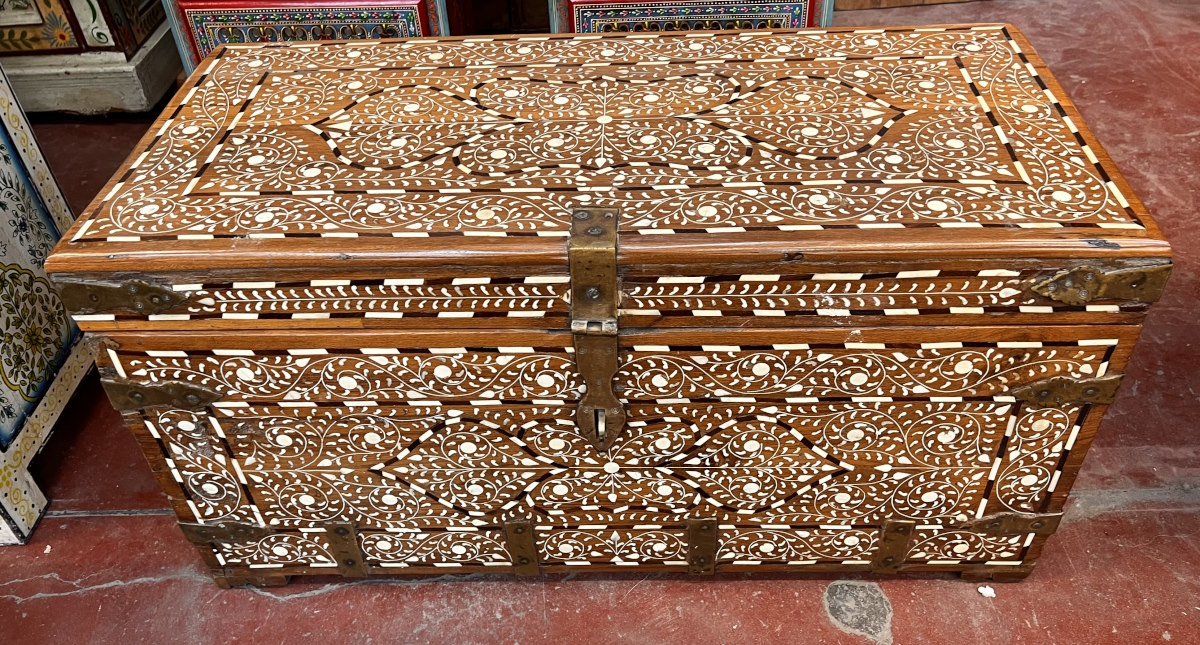 Coffre incruste H44x L86x P41