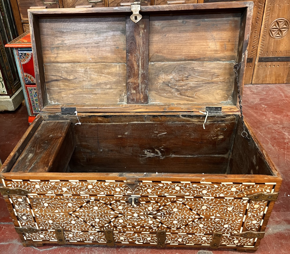 Coffre incruste H44x L86x P41