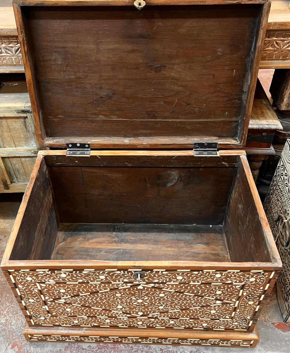 Coffre incruste H47x L69x P44