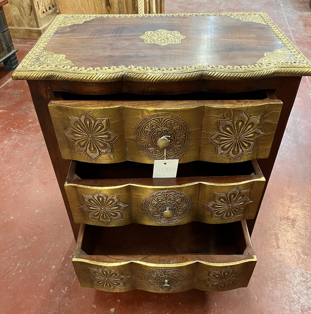 Meuble decor&eacute; H70x L60x P40