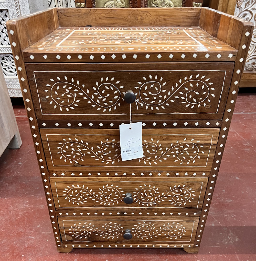 Meuble &agrave; tiroirs 