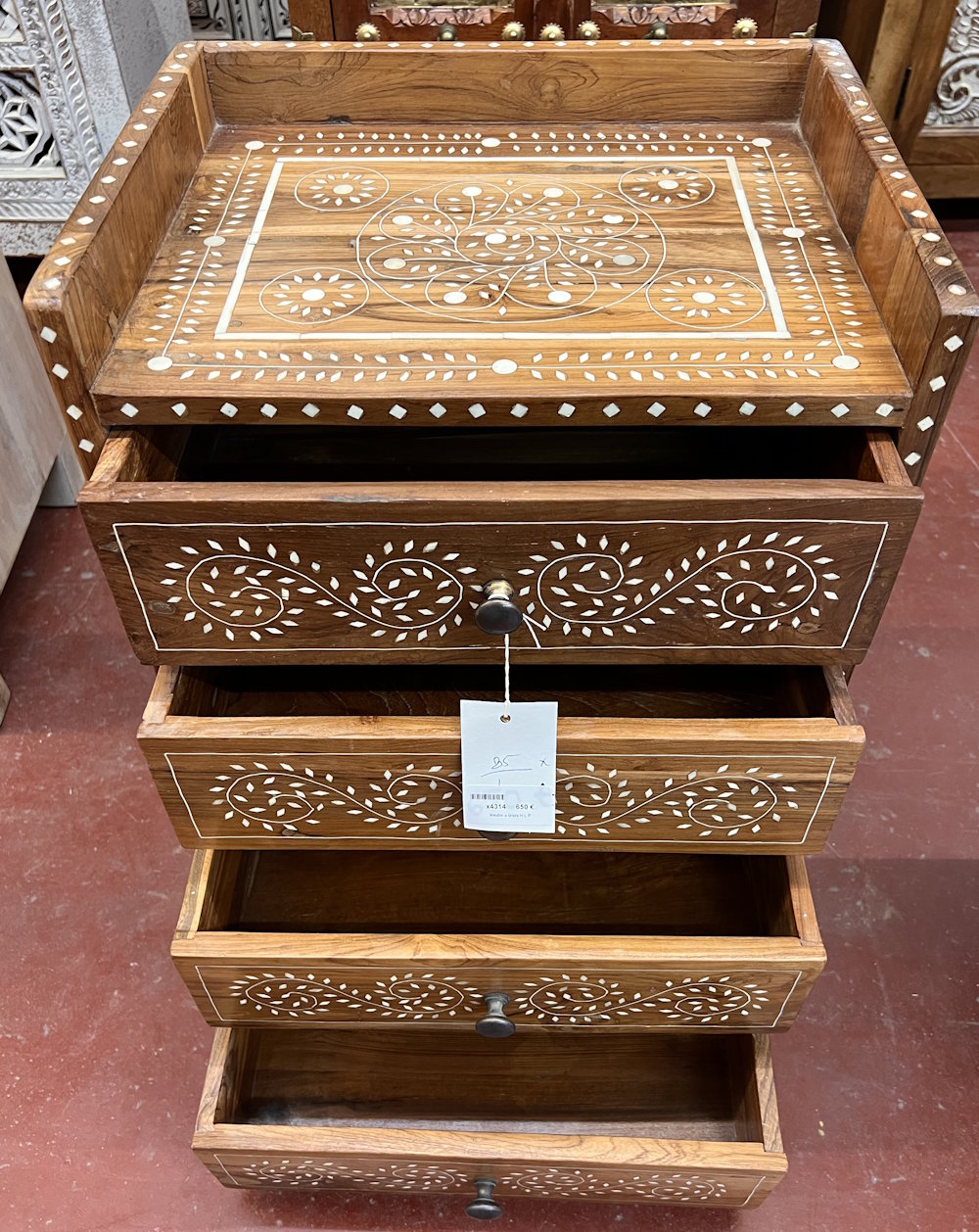 Meuble &agrave; tiroirs 