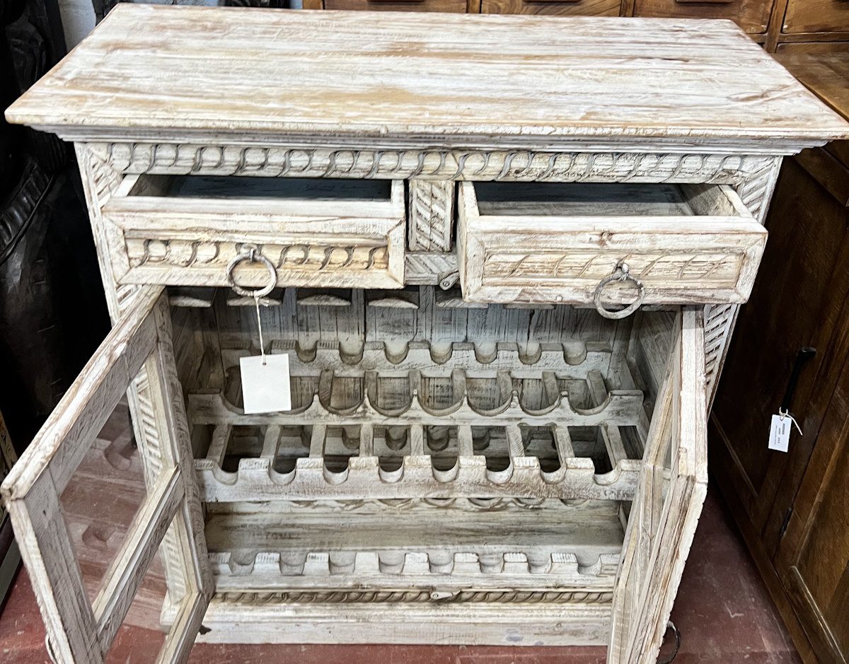 Petite armoire vitr&eacute;e H100x L96x P45 (rangement pour bouteilles )
