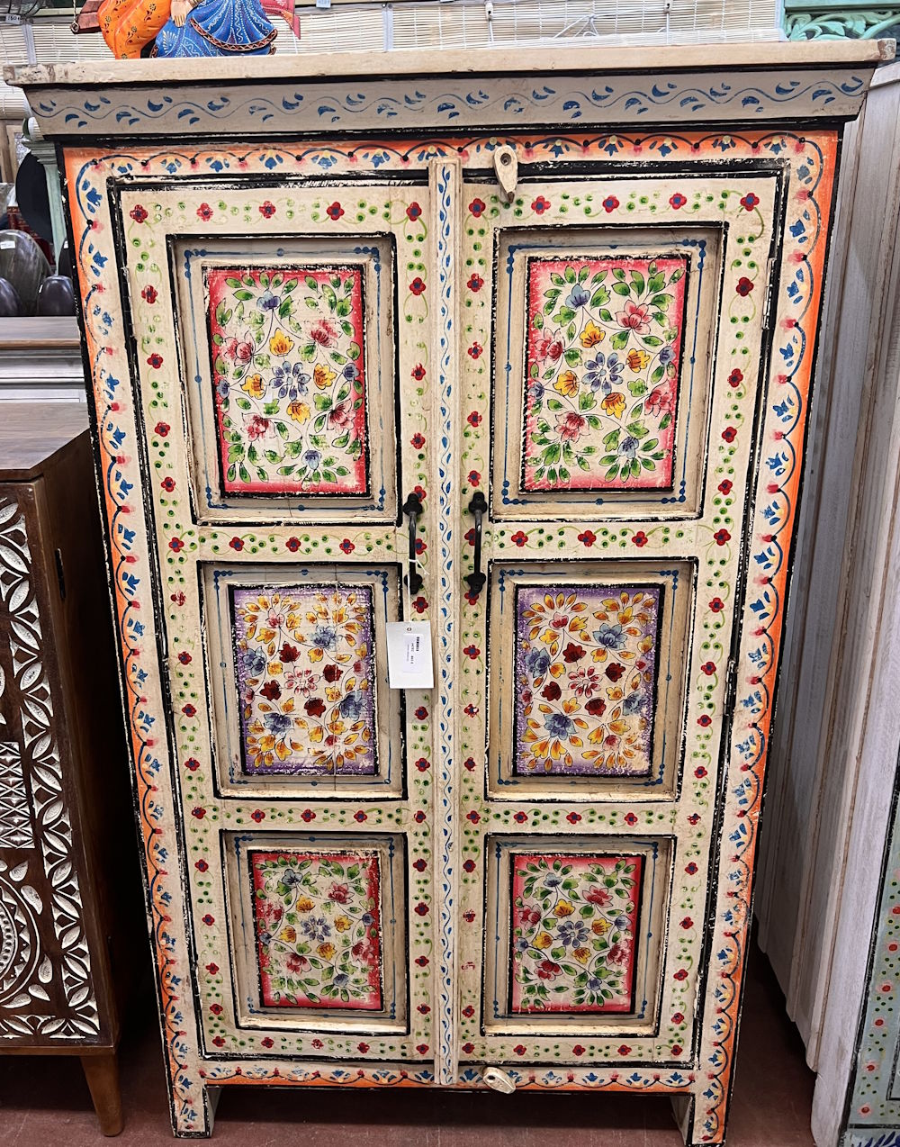 armoire en manguier peint motifs floaraux 90X40X150