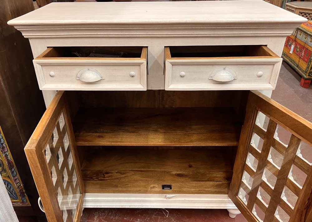 meuble en manguier patine blanche avec portes vitr&eacute;s  97X44X102