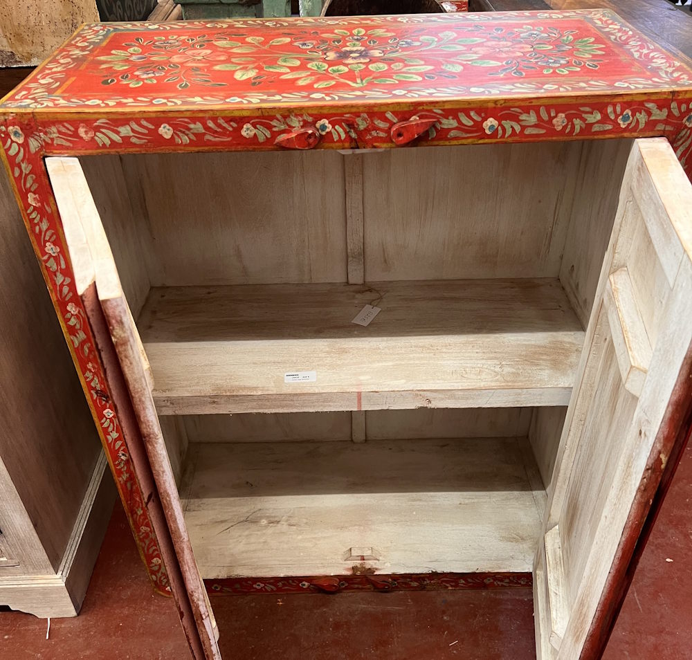 Meuble peint rouge motifs floraux et &eacute;l&eacute;phants 80 X 40 X 90