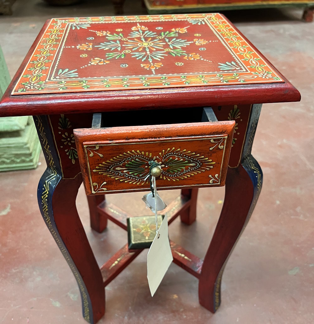 Petite console color&eacute;e H45x L28x P28